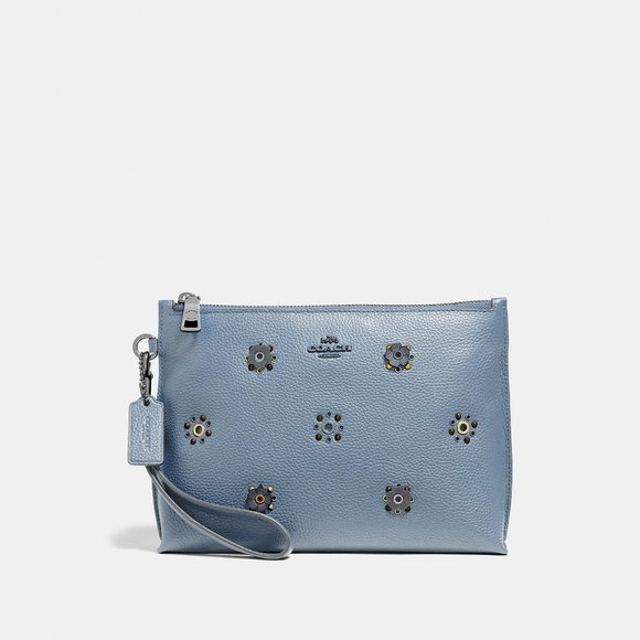 💕SOLD💕 Coach Charlie pouch